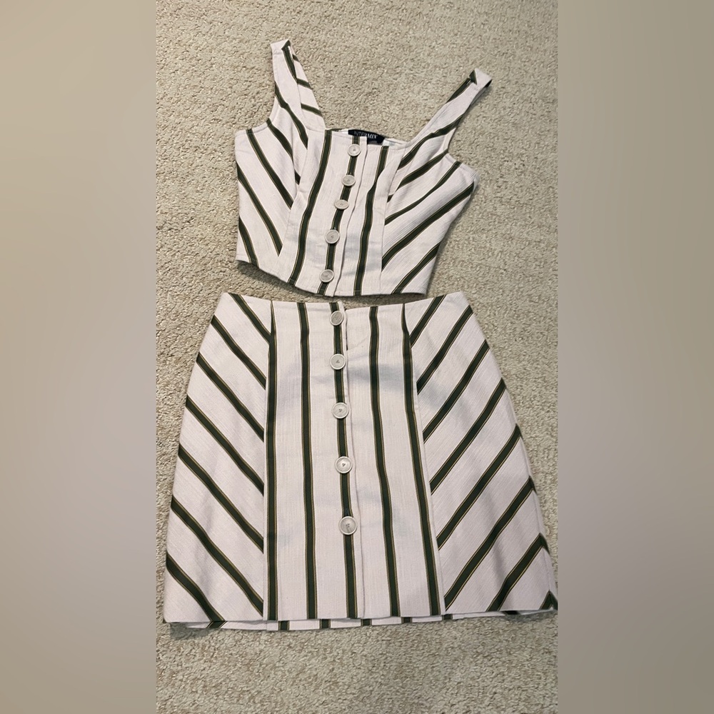 INTERMIX Beige and Green Striped Top and skirt set Sz 0